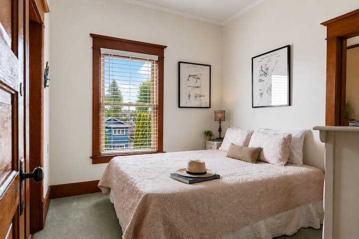 Bedroom 10