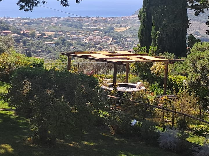 Appartement Panoramique Avec Jardin Et Jacuzzi - San Mauro Cilento