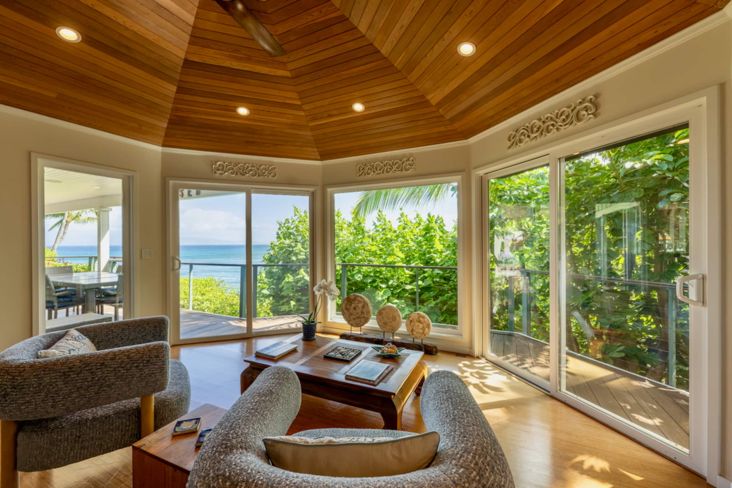 Home in Lahaina · ★4.93 · 2 bedrooms · 3 beds · 2 baths - Image 4