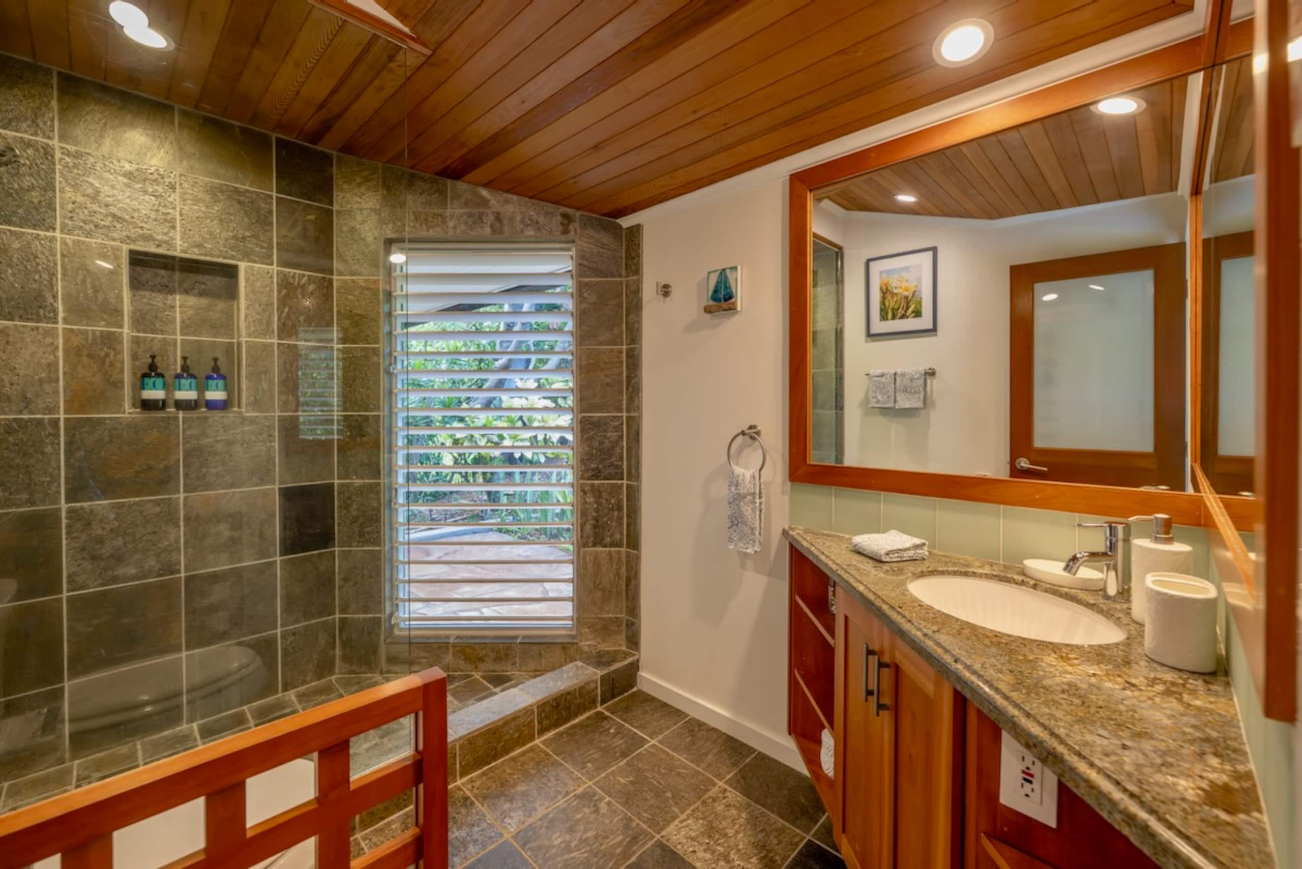 Home in Lahaina · ★4.93 · 2 bedrooms · 3 beds · 2 baths - Image 40