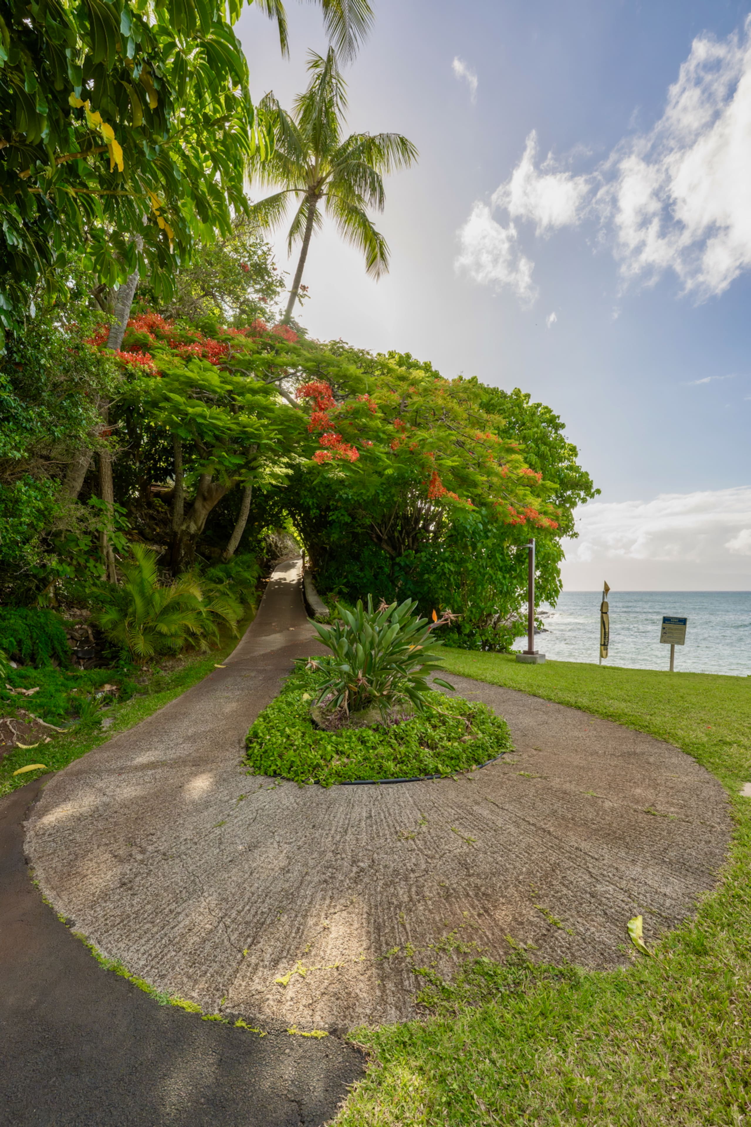 Home in Lahaina · ★4.93 · 2 bedrooms · 3 beds · 2 baths - Image 62