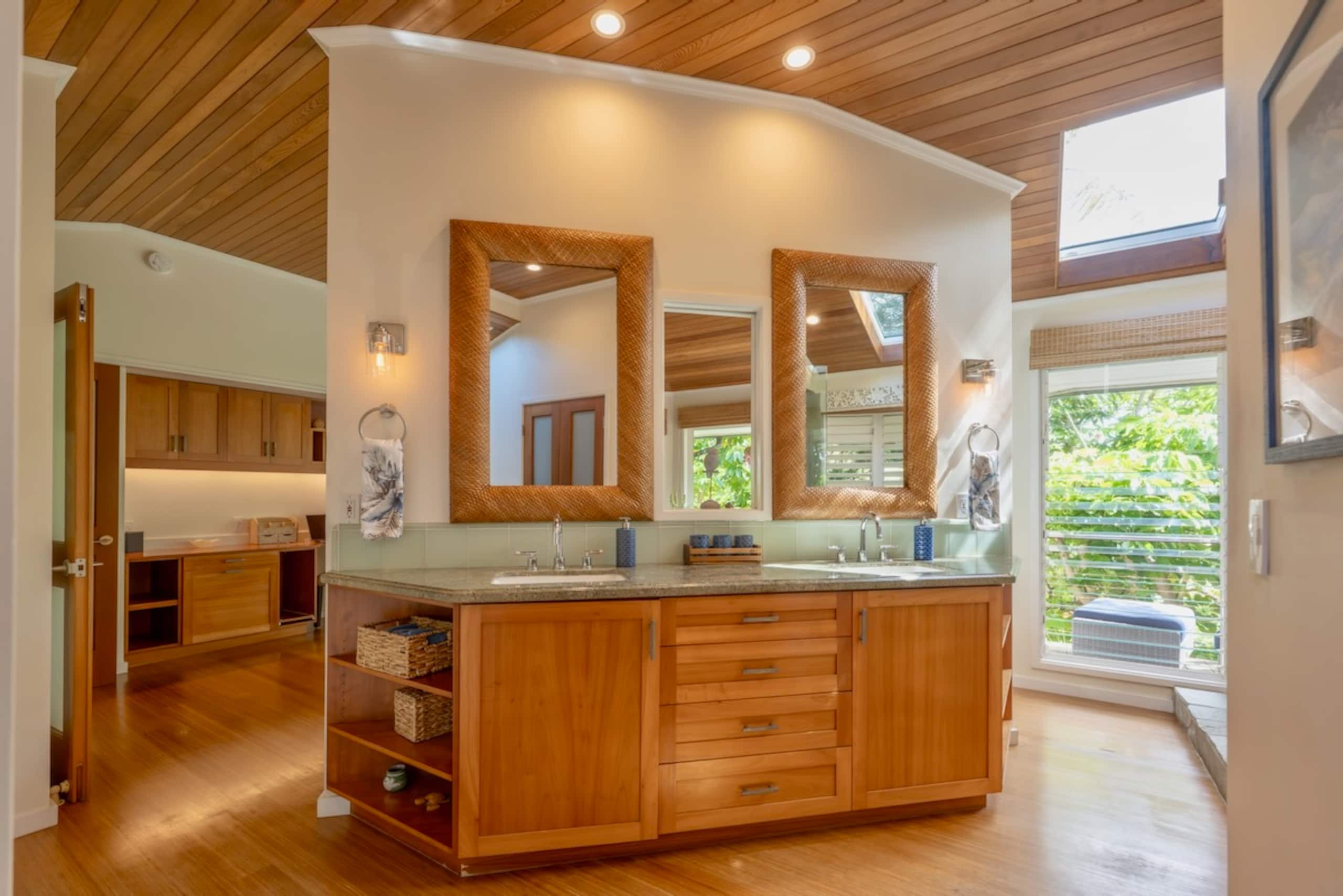 Home in Lahaina · ★4.93 · 2 bedrooms · 3 beds · 2 baths - Image 32