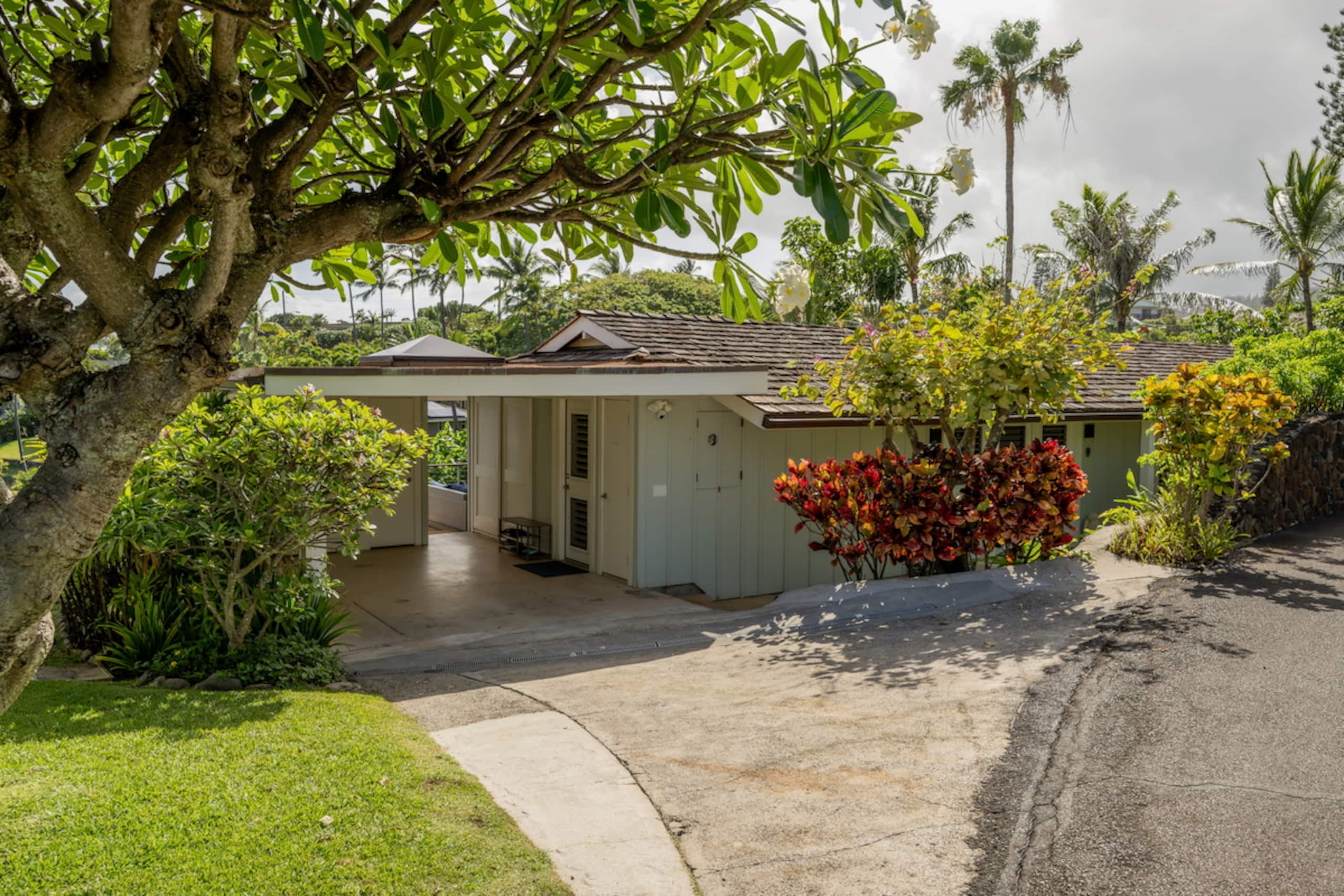 Home in Lahaina · ★4.93 · 2 bedrooms · 3 beds · 2 baths - Image 49