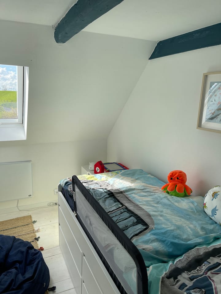 غرفة النوم 2