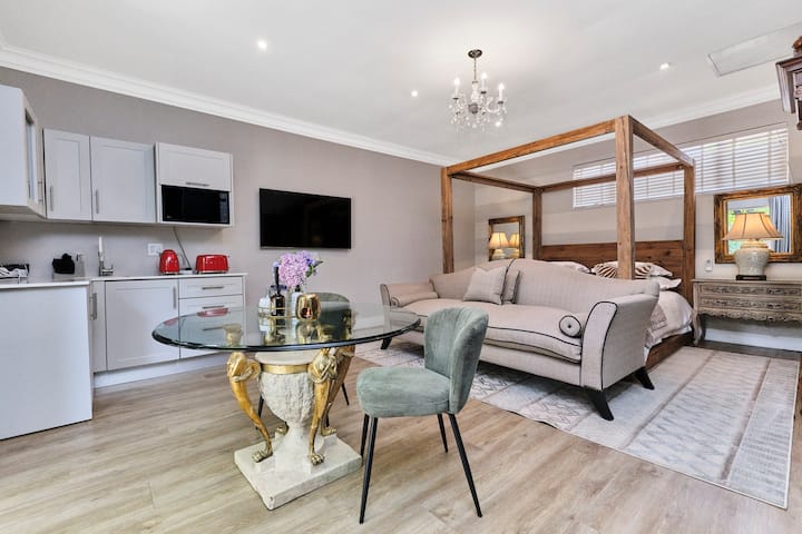 Frnch On 2nd (Sandton) - Garden - Sandton