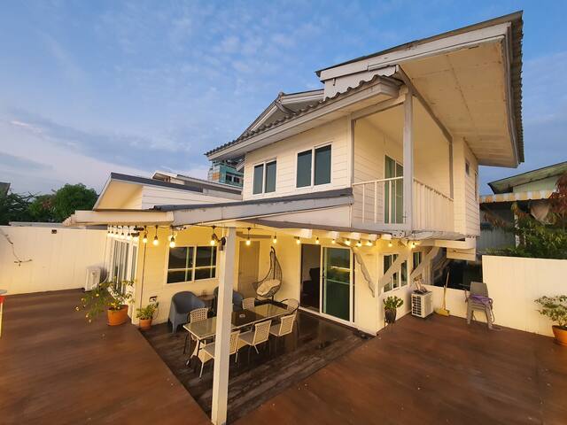 Riverfront house for rent/Chao phraya river house gallery image 2