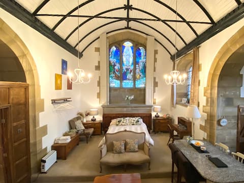 Eagles Retreat At All Hallows Church