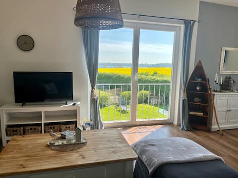 Beliebte Airbnb-Anzeige: Boathouse with lake view and fireplace in Schleswig Flensburg