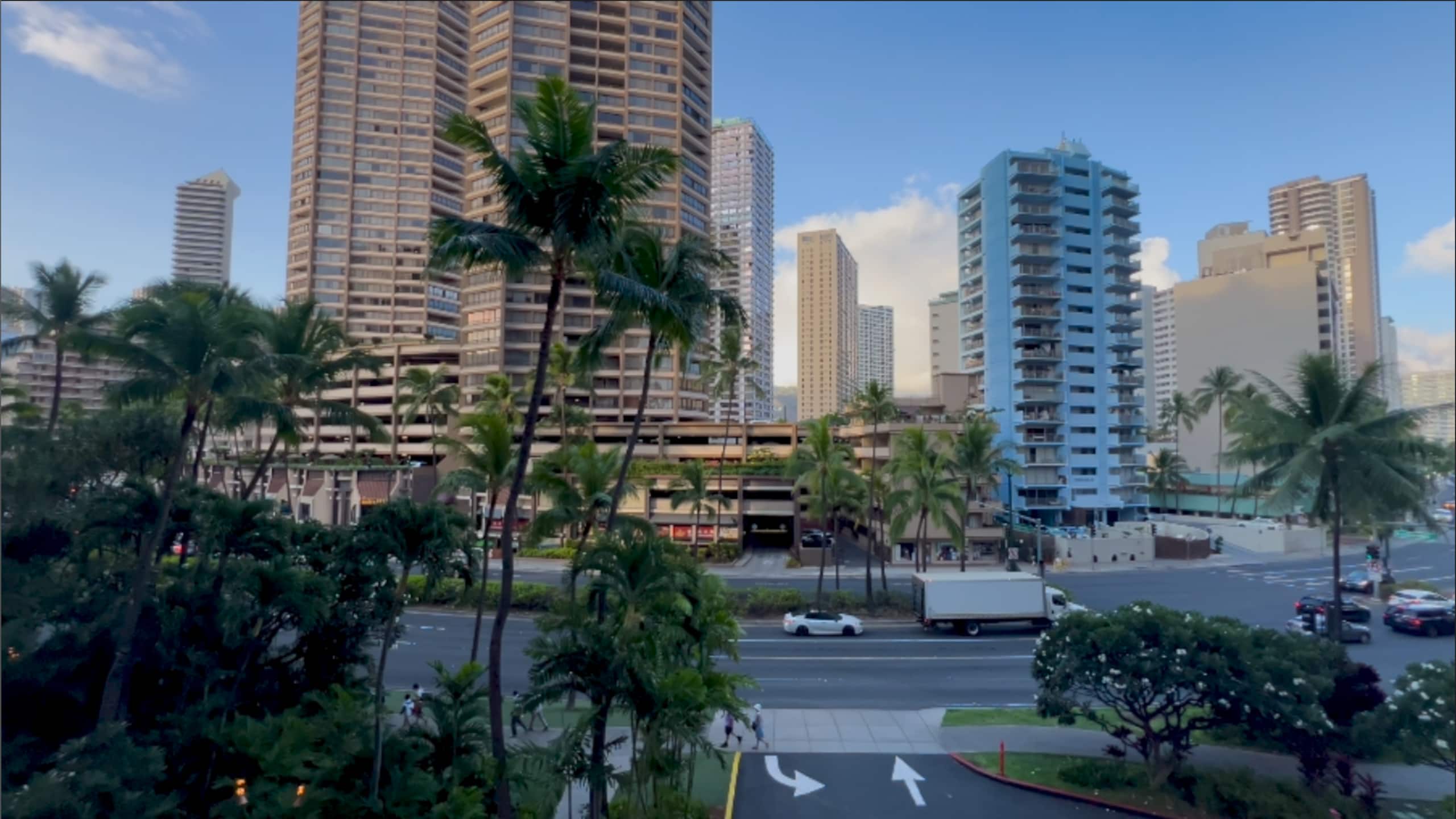 Ilikai Waikīkī Studio w/ 2 Pools and large lanai - Image 14