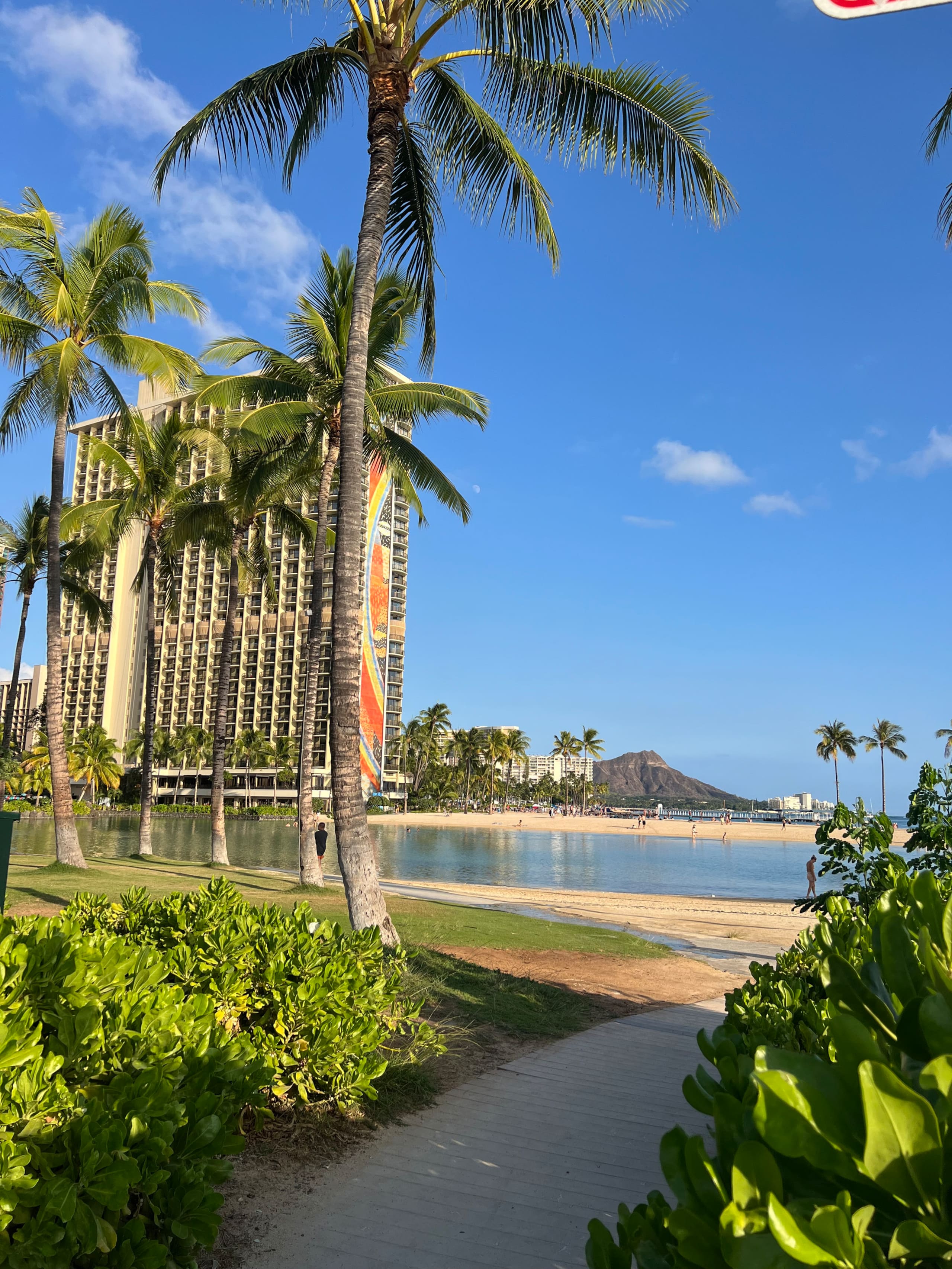 Ilikai Waikīkī Studio w/ 2 Pools and large lanai - Image 15