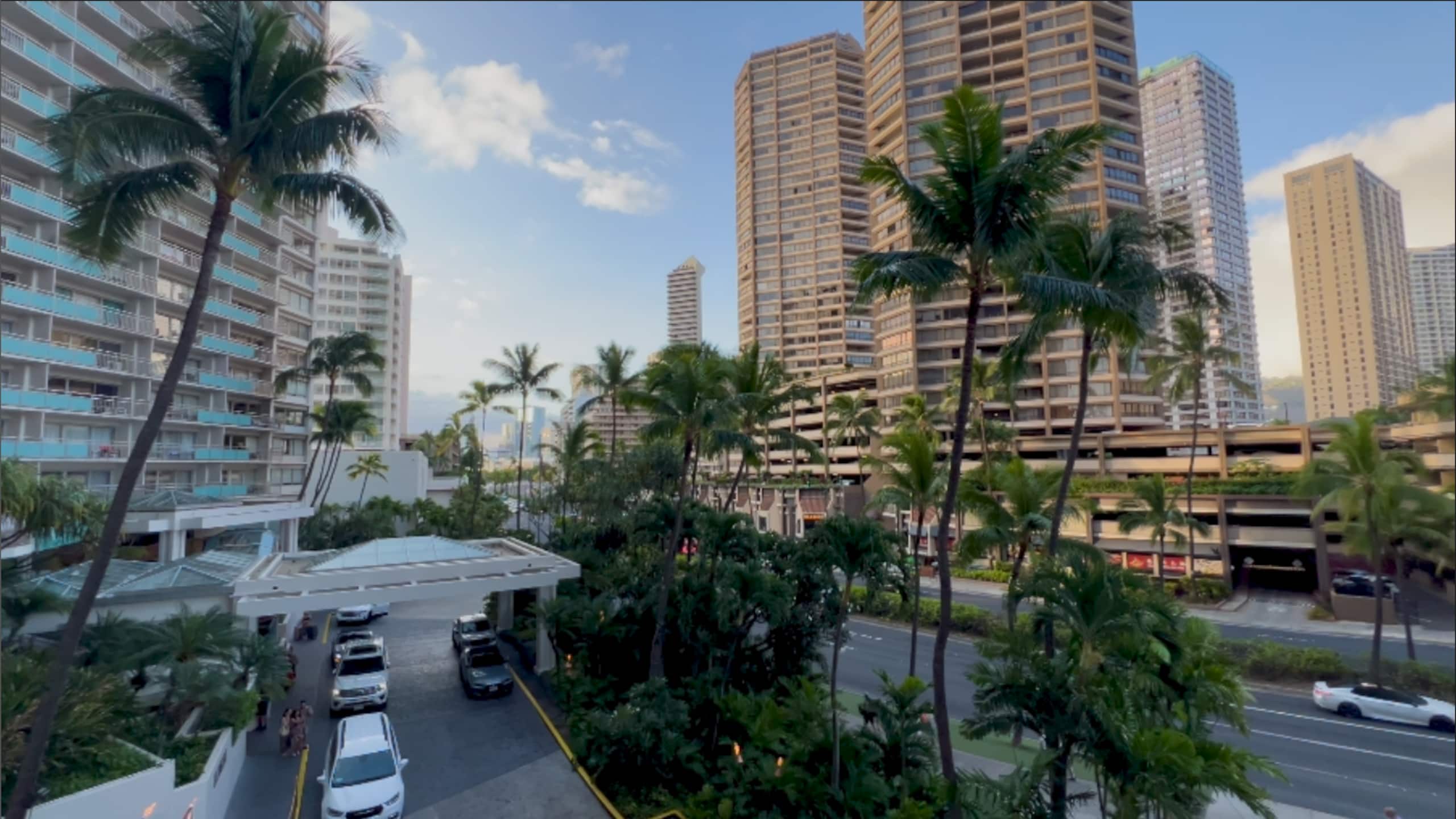 Ilikai Waikīkī Studio w/ 2 Pools and large lanai - Image 13