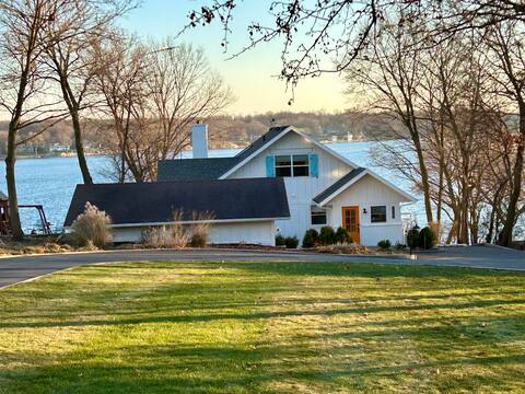 New Years Eve 3rd Nt FREE thru Apr on Delavan Lake