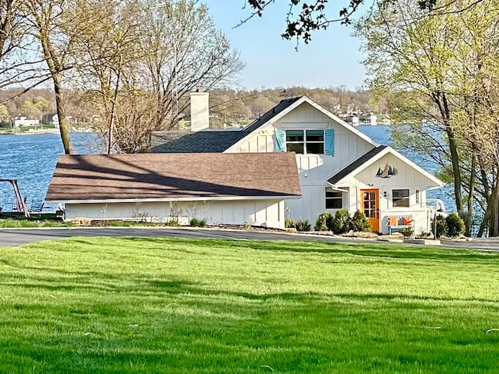 Lakefront Home w Pier Oct stay 2 Nt get 1 Nt FREE