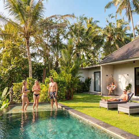 Infinity Pool Luxury 3BR Rice-Field Villa