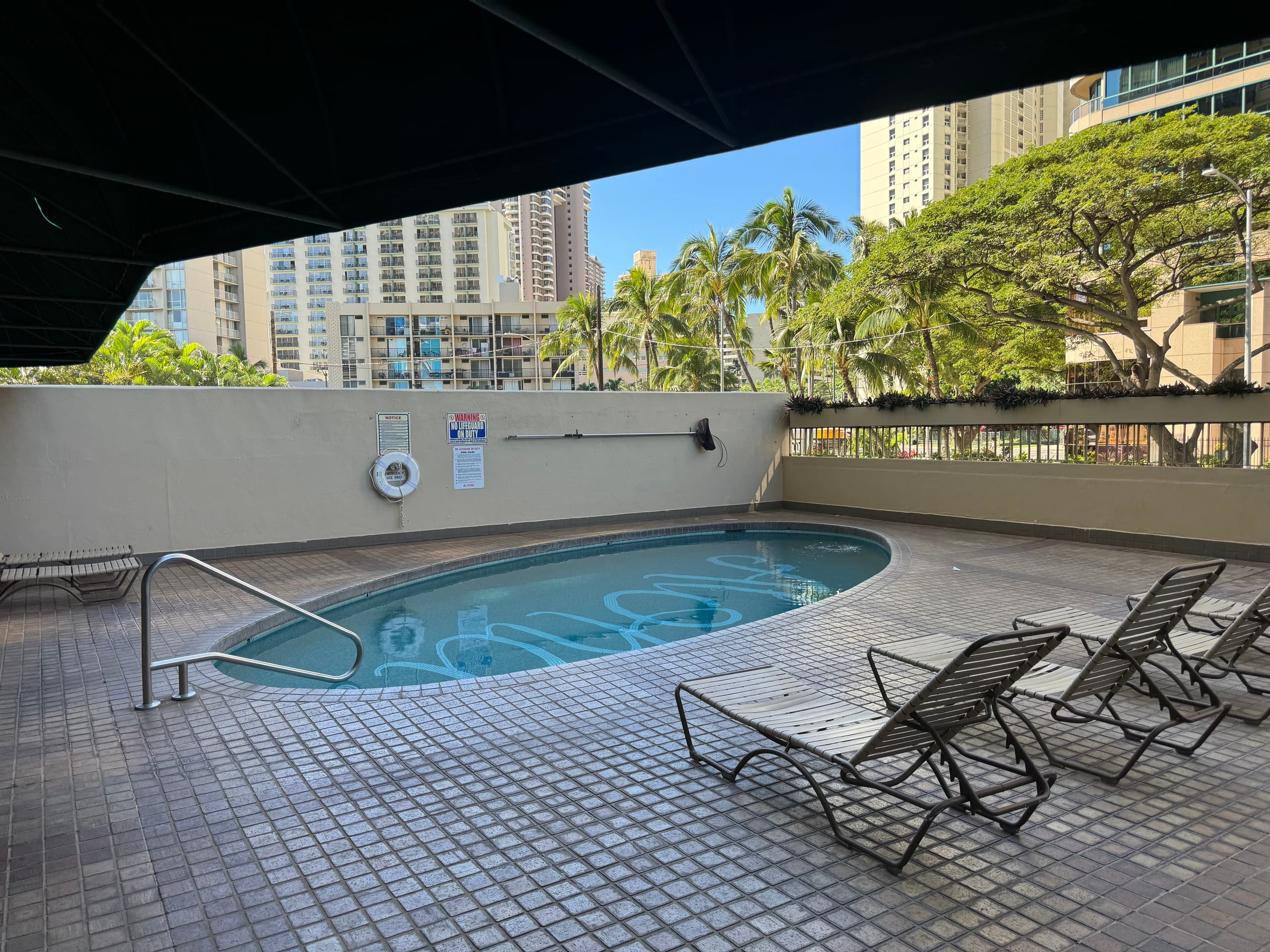 Welcoming Waikiki apt sleeps 6 FREE parking - Image 28