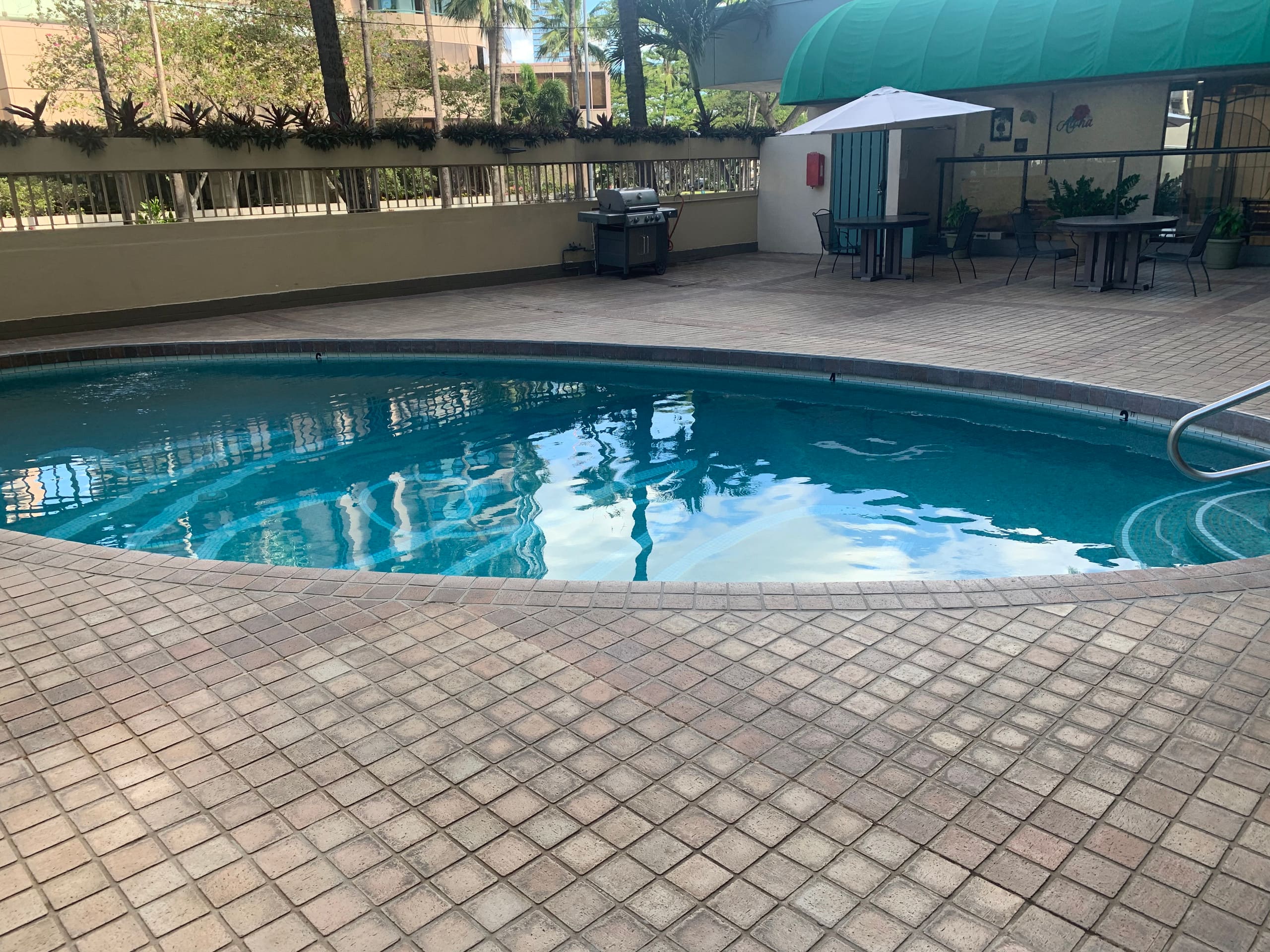 Welcoming Waikiki apt sleeps 6 FREE parking - Image 30