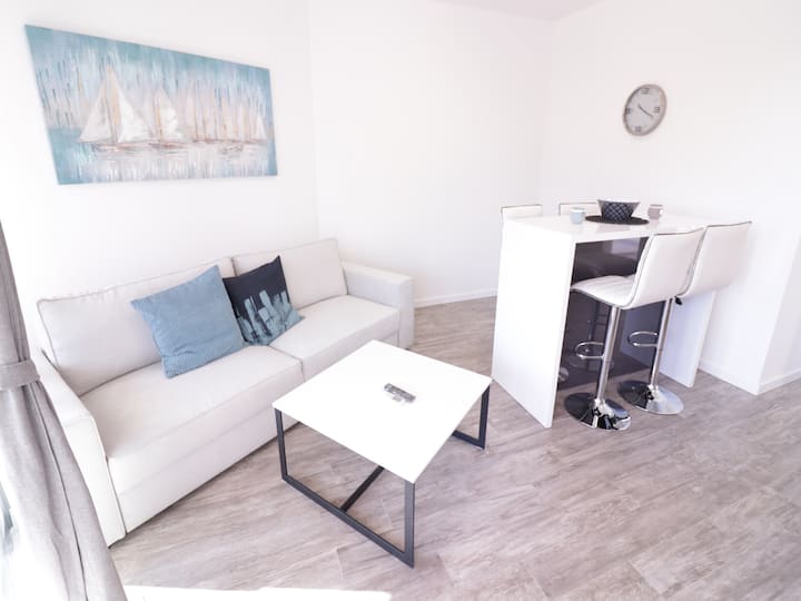 Modern Two-bedroom Apartment Danivan B With Pool - Novalja