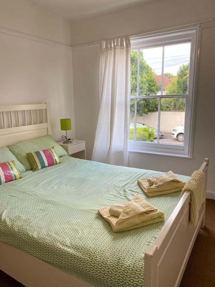 საძინებელი 1