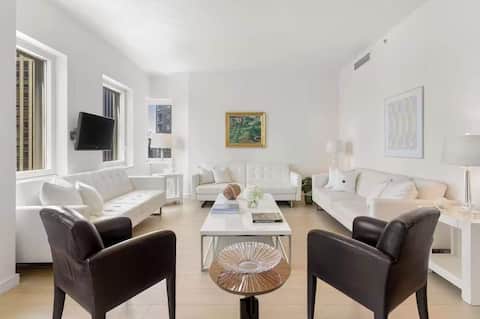 4 bedroom Luxury Penthouse • Midtown West, 5 Stars
