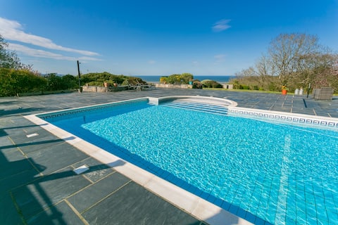 Gwynaeth Gwyn-Swimming pool, hot tub and sea views