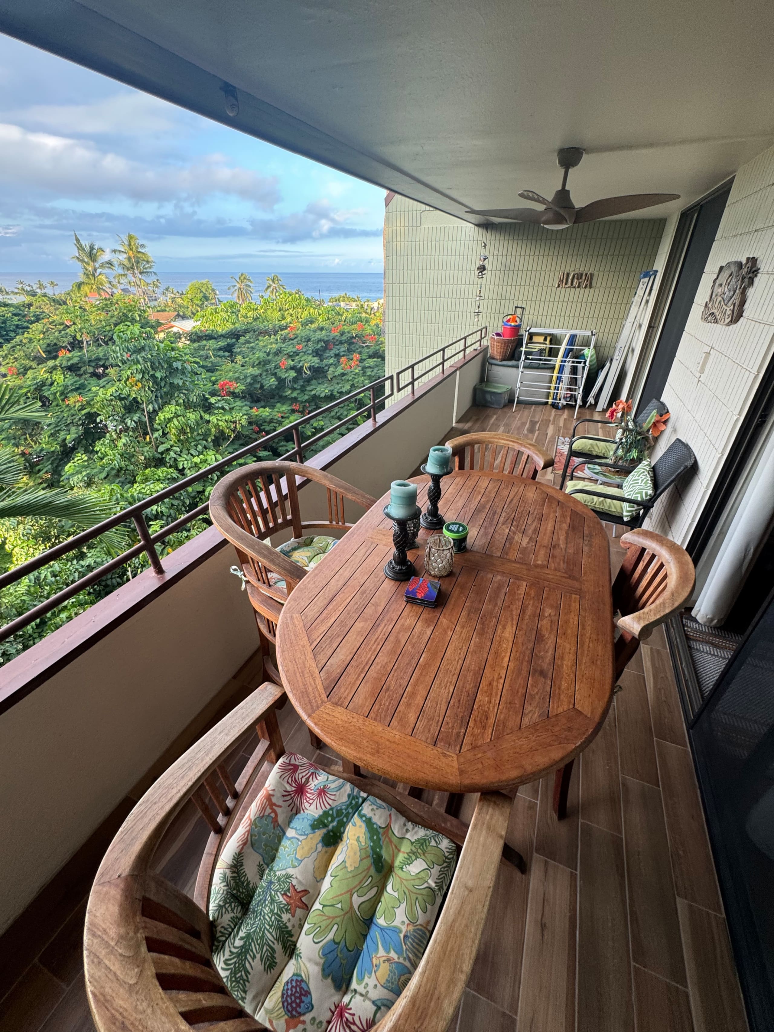 Condo in Kailua-Kona · ★4.88 · 2 bedrooms · 2 beds · 2 private baths - Image 11
