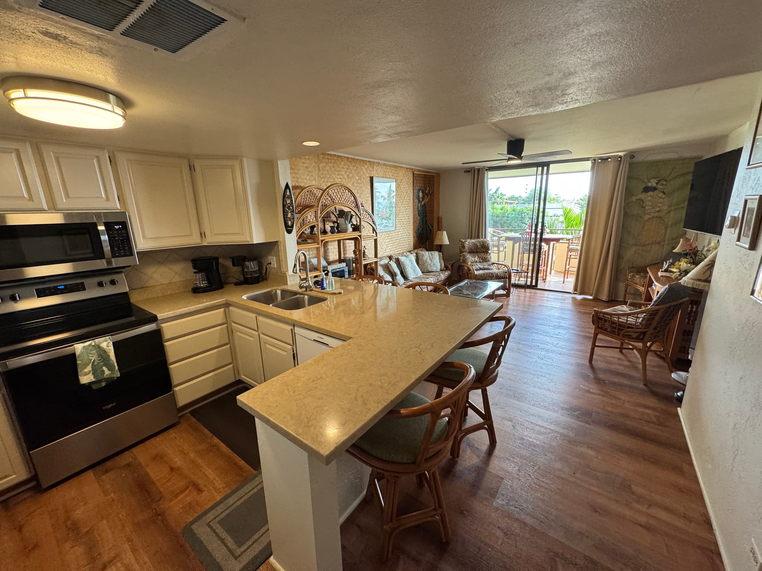 Condo in Kailua-Kona · ★4.88 · 2 bedrooms · 2 beds · 2 private baths - Image 3