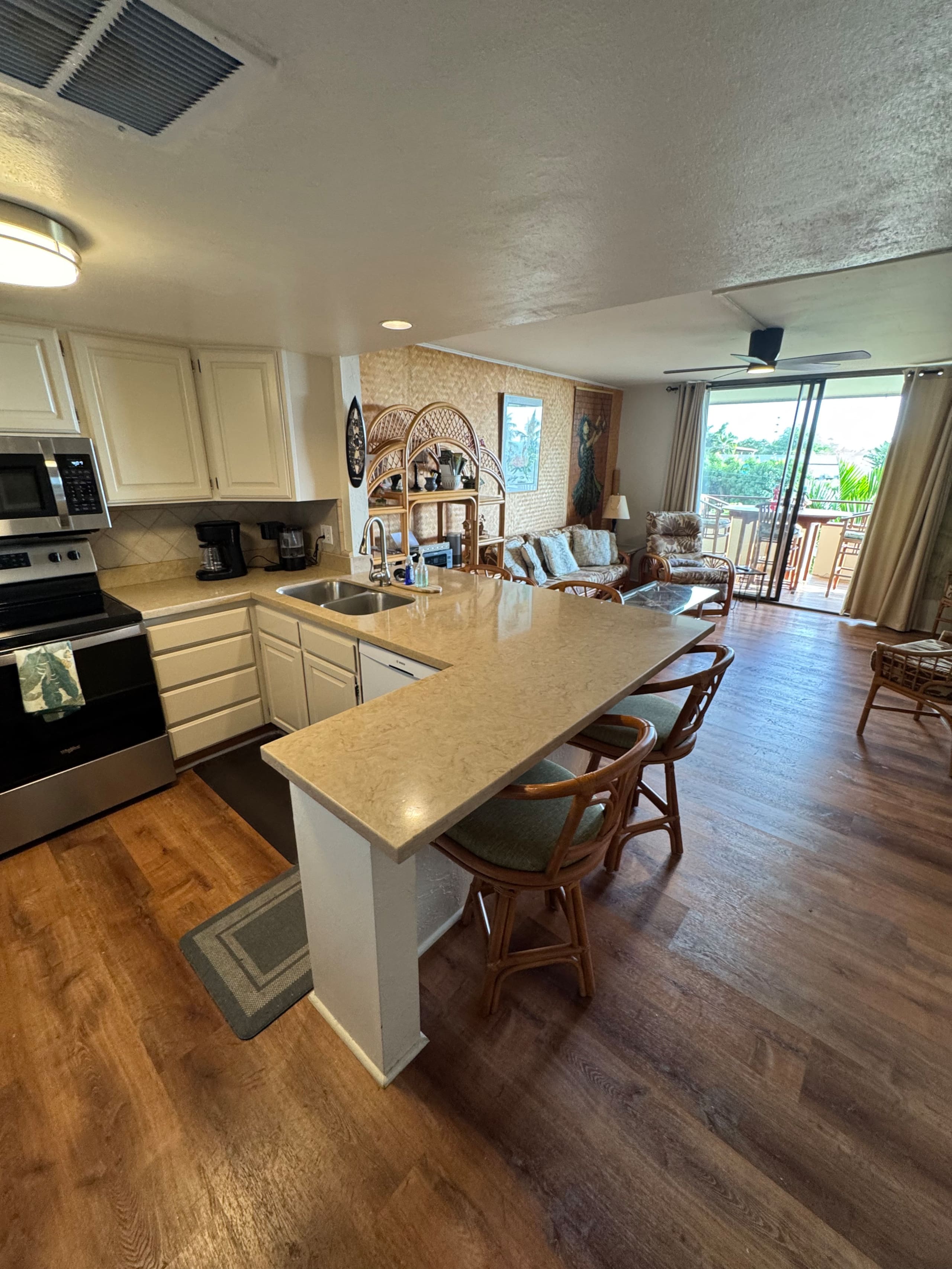 Condo in Kailua-Kona · ★4.88 · 2 bedrooms · 2 beds · 2 private baths - Image 7