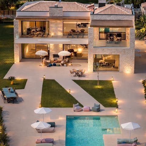 Luxury Seafront Villa with Private Pool