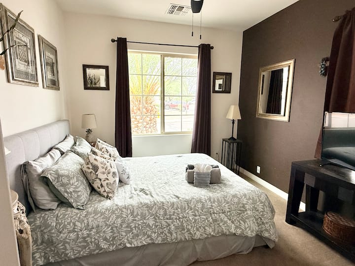 First floor bedroom, queen size bed. Room includes a TV with Roku and all the major Streaming Services.