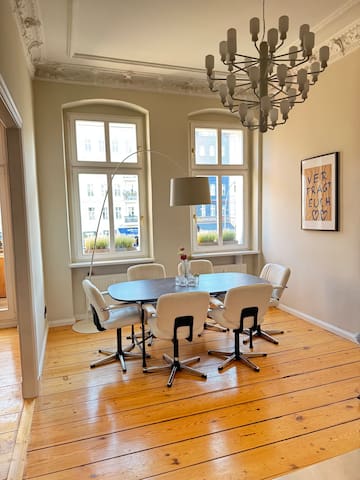 Schöne Altbauwohnung im P-Berg