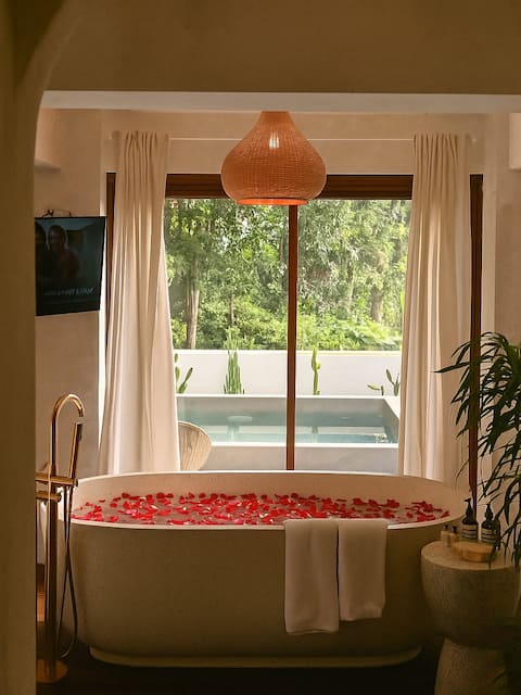 Luxury Bali Villa | Tagaytay Getaway w/ Pool