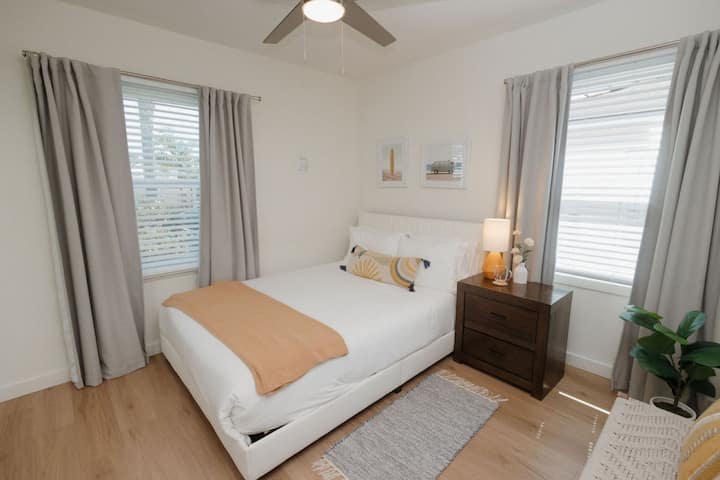 Bedroom 3 Queen Bed