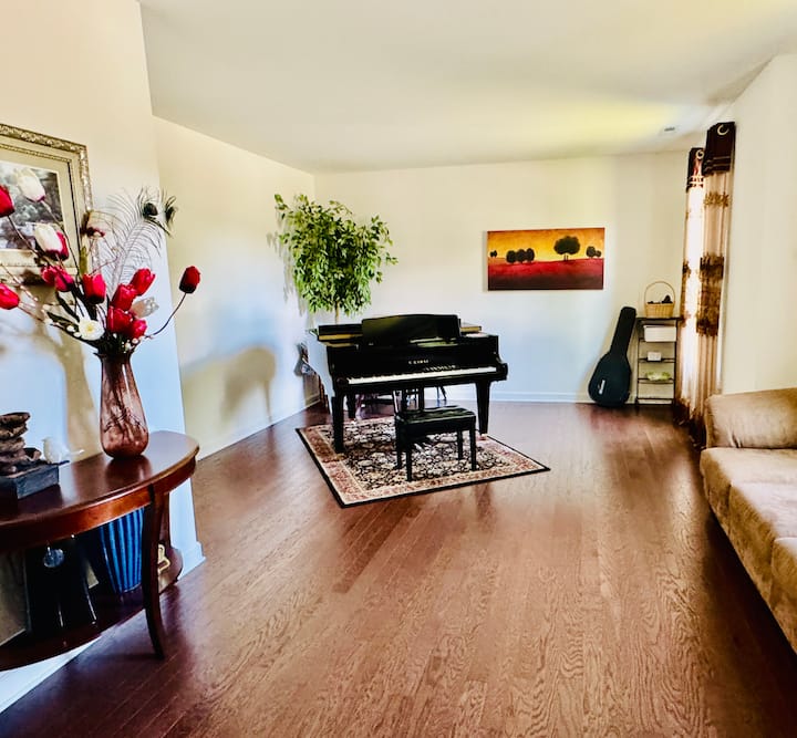 Near Unc/duke/rdu Airport-5000sf
6br4.5br Sleeps12 - Chapel Hill, NC