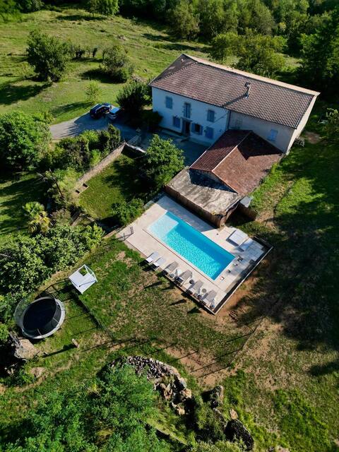 Large house in the heart of a 2-hectare park
