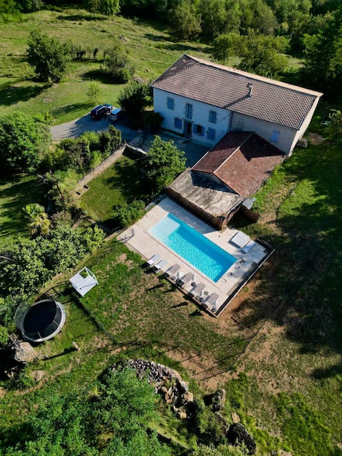 Large house in the heart of a 2-hectare park