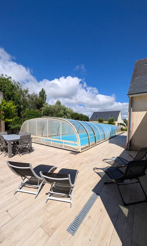 Breton house with heated indoor pool