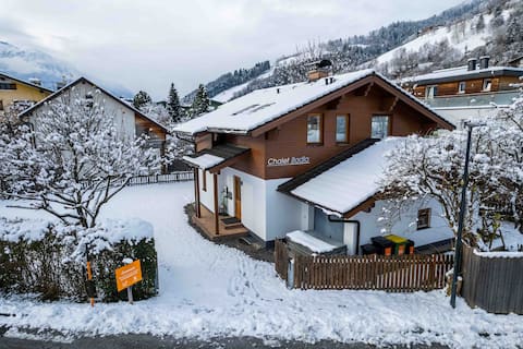 Chalet Badia in Zell am See with garden and sauna