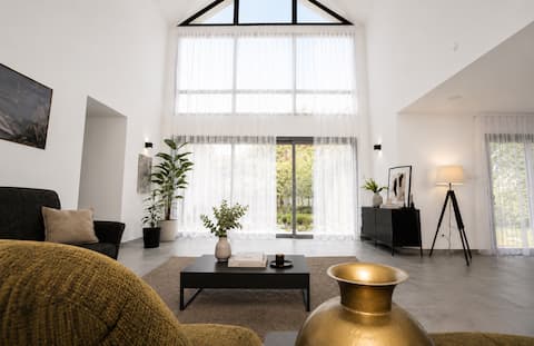 Modern chalet 170 m2/8 people.
