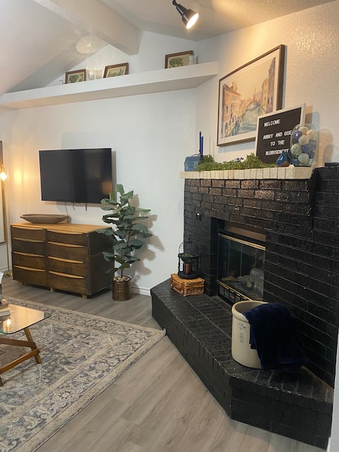 Entire home; Cozy, garage,private backyard with tv