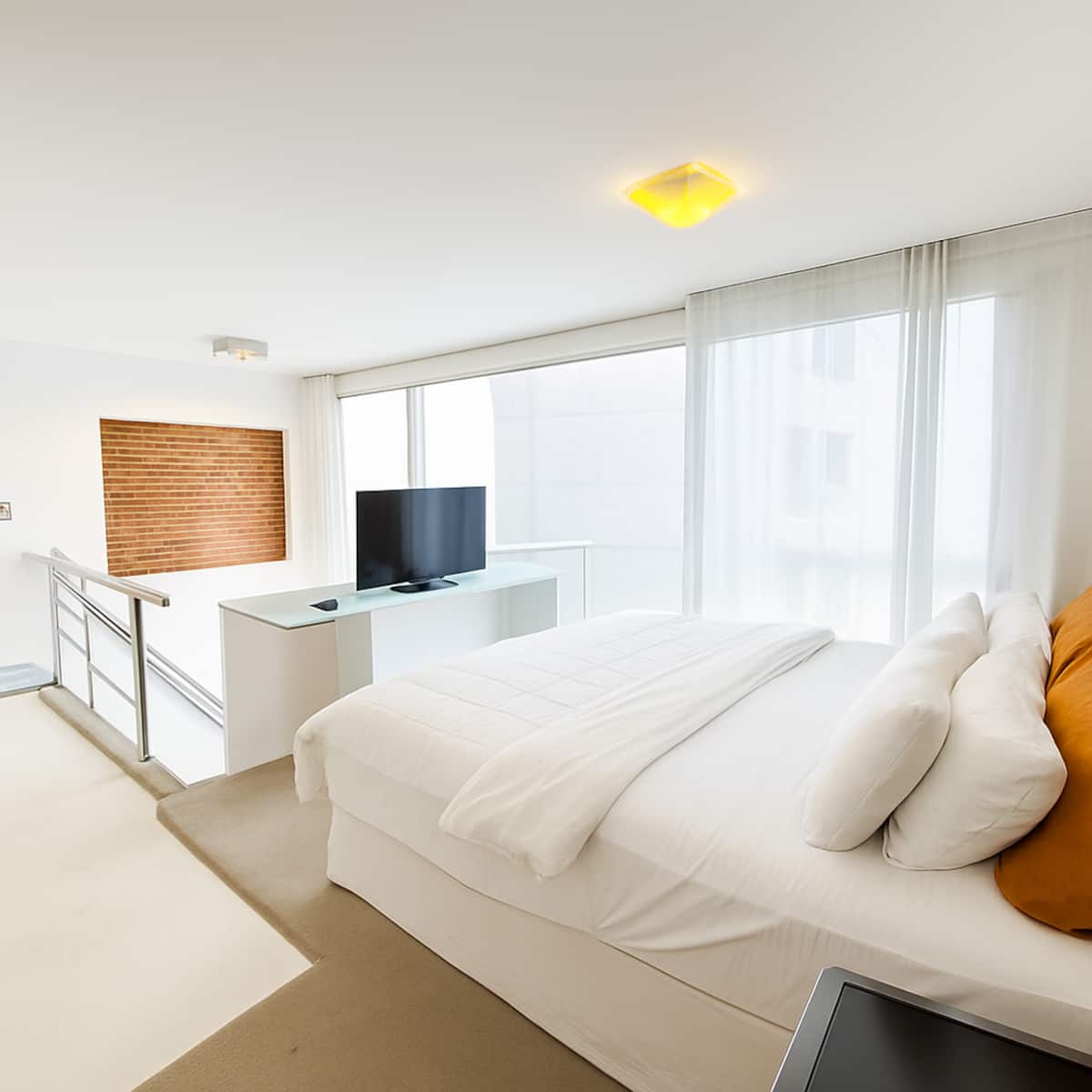 Amplio Loft con balcón, cama King y Jacuzzi, fotografía 4 de 11