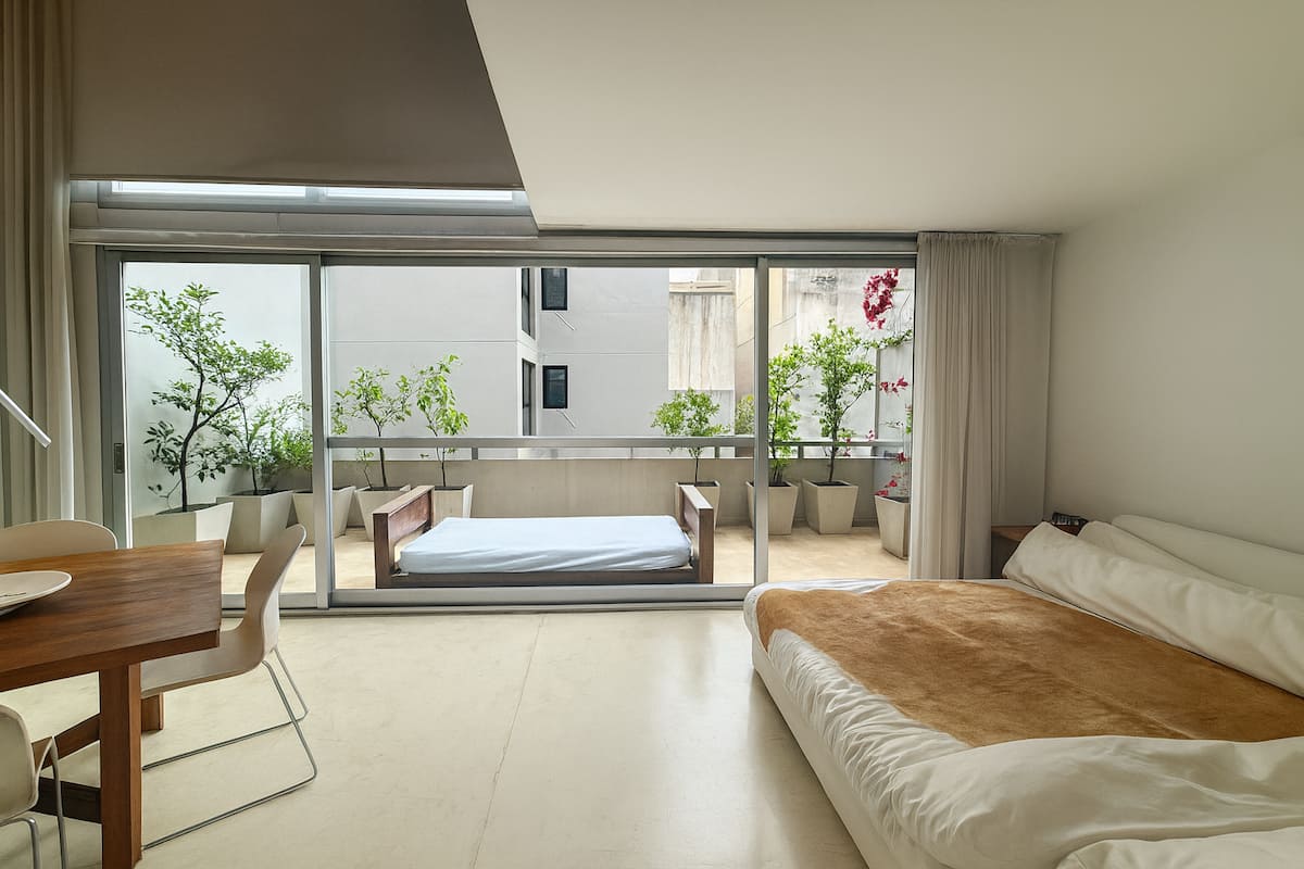 Amplio Loft con balcón, cama King y Jacuzzi, fotografía 11 de 11