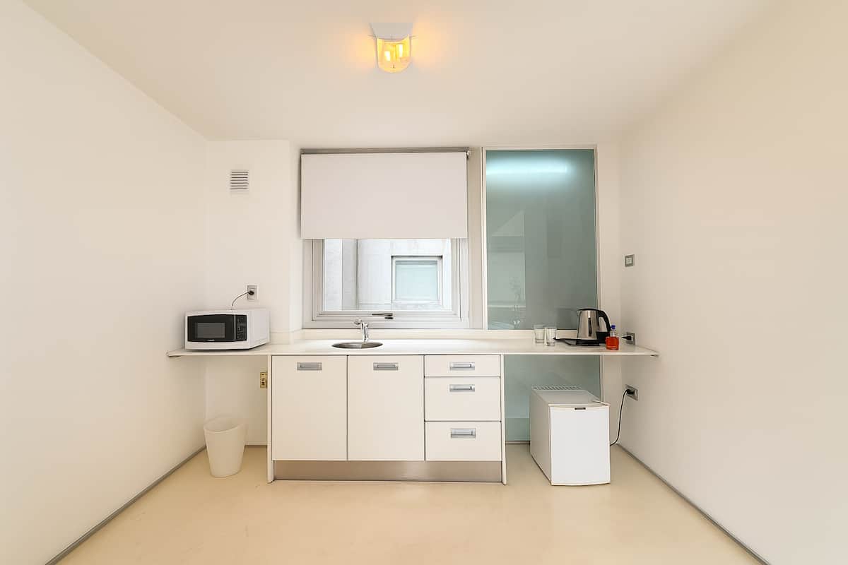 Amplio Loft con balcón, cama King y Jacuzzi, fotografía 3 de 11