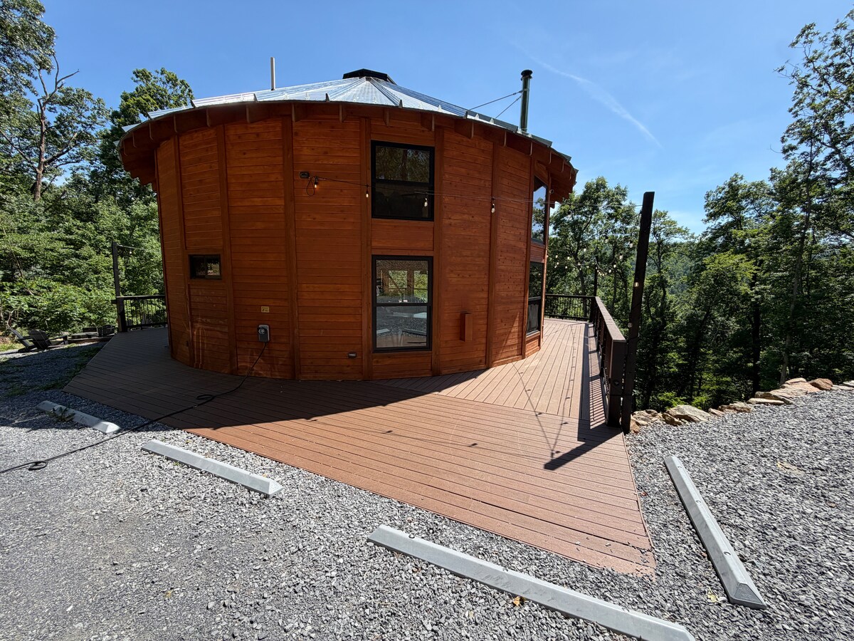 Skyline Yurt: Hot Tub~Wood Stove~WiFi~EVcharger - Yurts for Rent