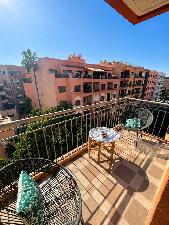 Appartement Ensoleillée Terrasse Et Piscine Proche - 마라케시