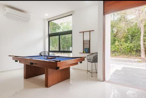 Top performing Airbnb: Luxury Villa w/ Pool & Jacuzzi Near the Beach in Aldea Kin