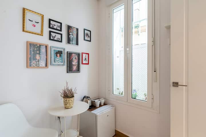 Estudio Cama Doble Baño  Triana Centro
N3 - Sevilla