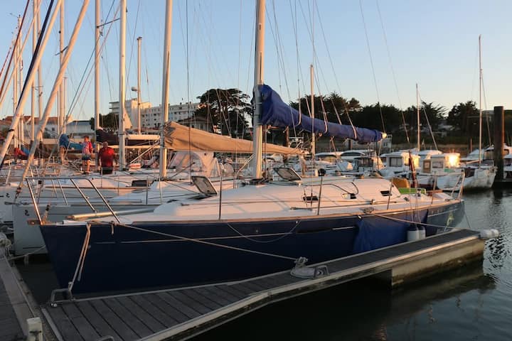 Dormez Seuls à Bord D’un Véritable Voilier - Saint-Gilles-Croix-de-Vie