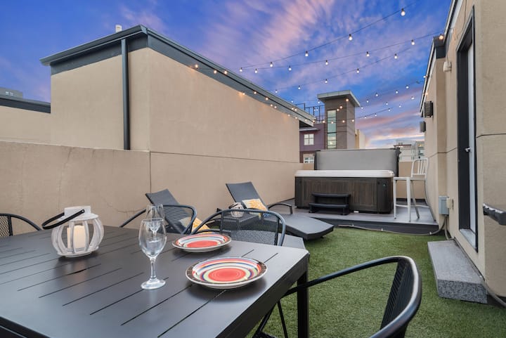 Walk To Coors Field & Rinos Best Bars/restaurants - 