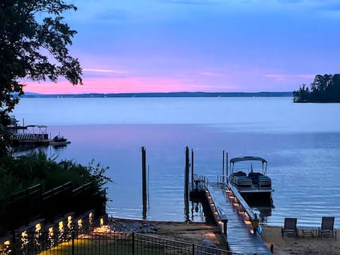 New Luxurious Fancy Lake Front Home with Dock