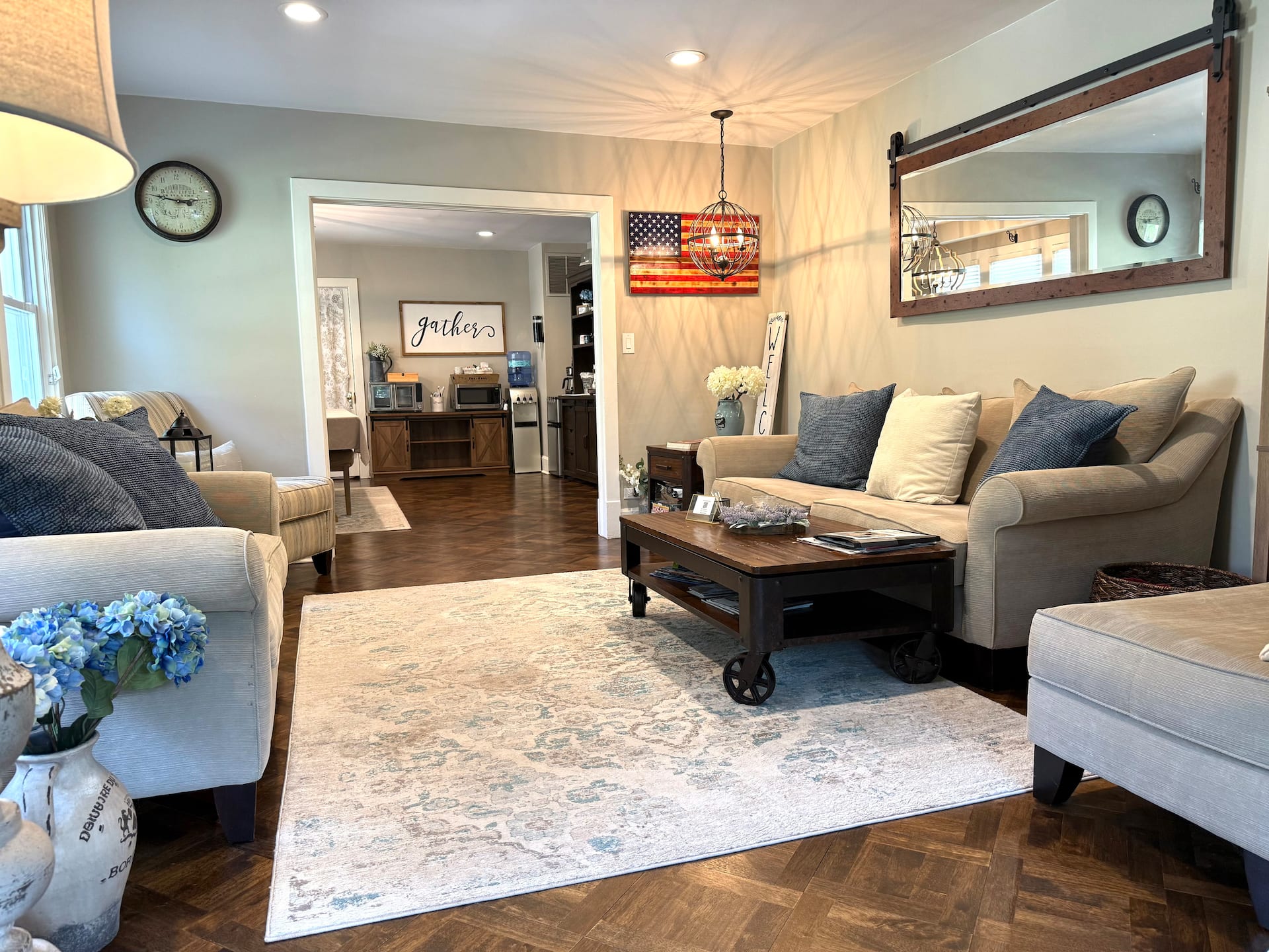 Cozy 2-Bedroom Cottage Near Downtown Highland Park